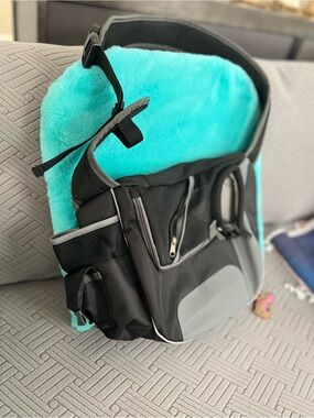 kangaROOS Pet Sling Carrier for medium size Dogs up to 15 lbs